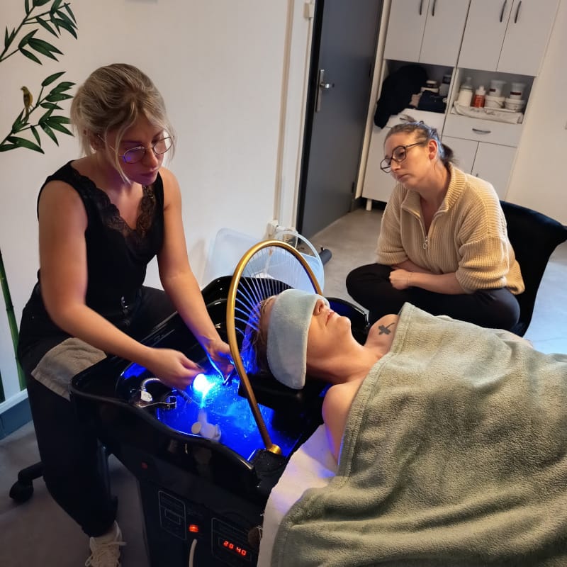 Formation Head Spa Japonais professionnelle avec bac Head Spa chez C'Zennes